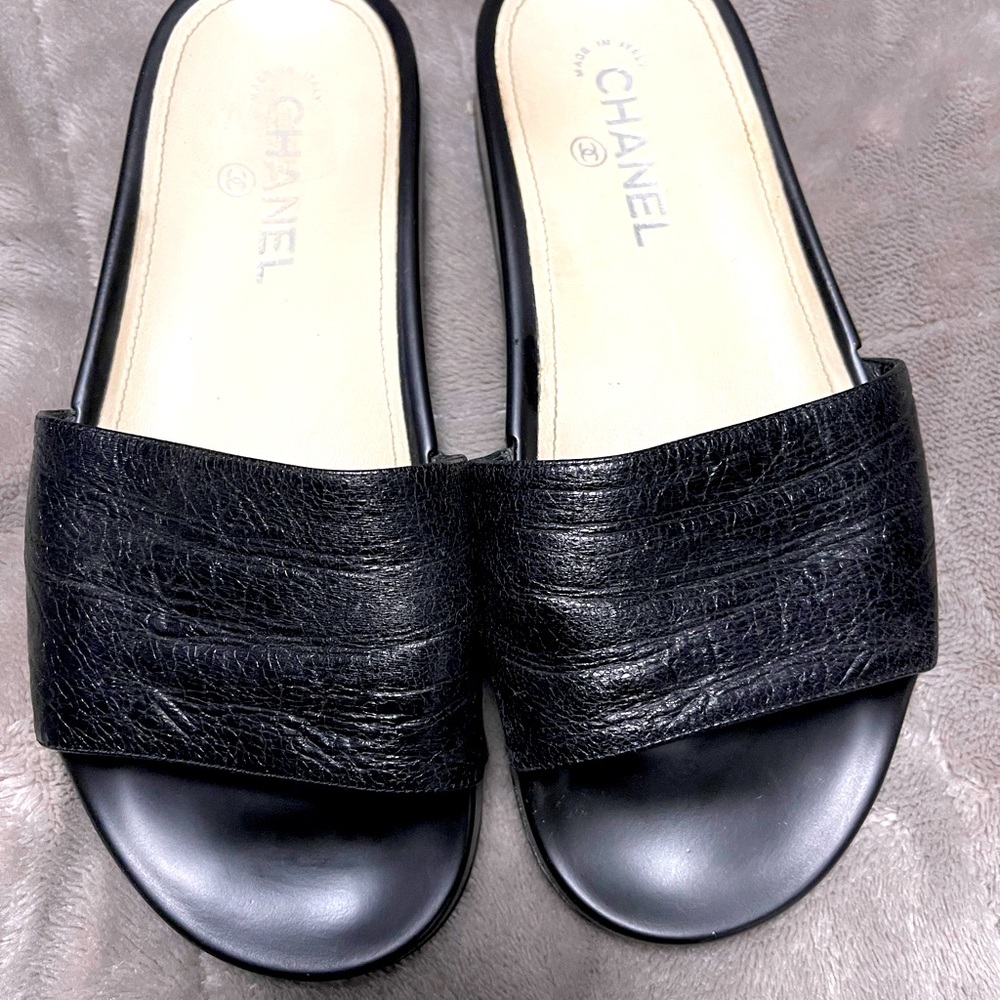 CHANEL Leather Sandal Slides Size 39.